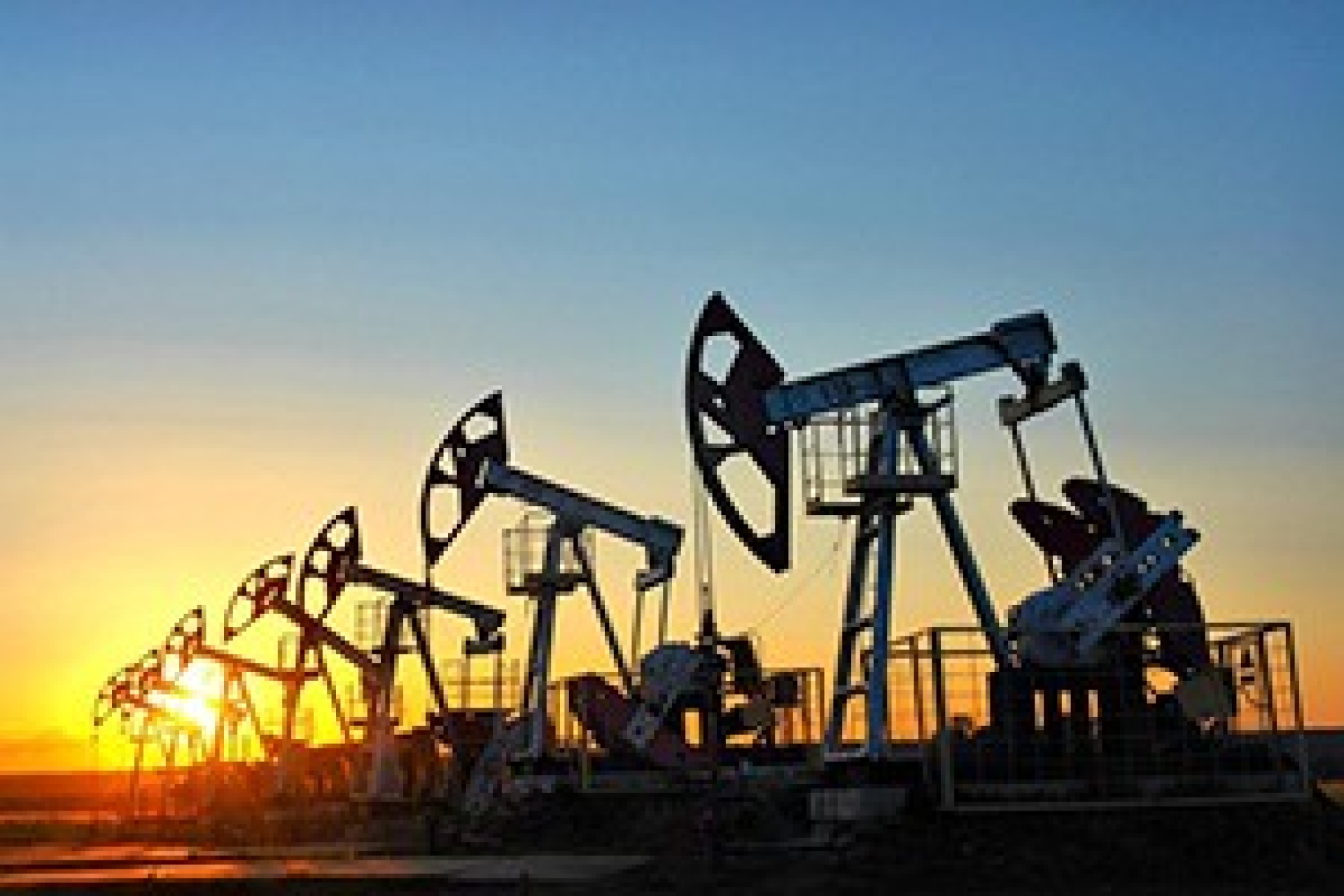 Цена нефти превысила 53 доллара