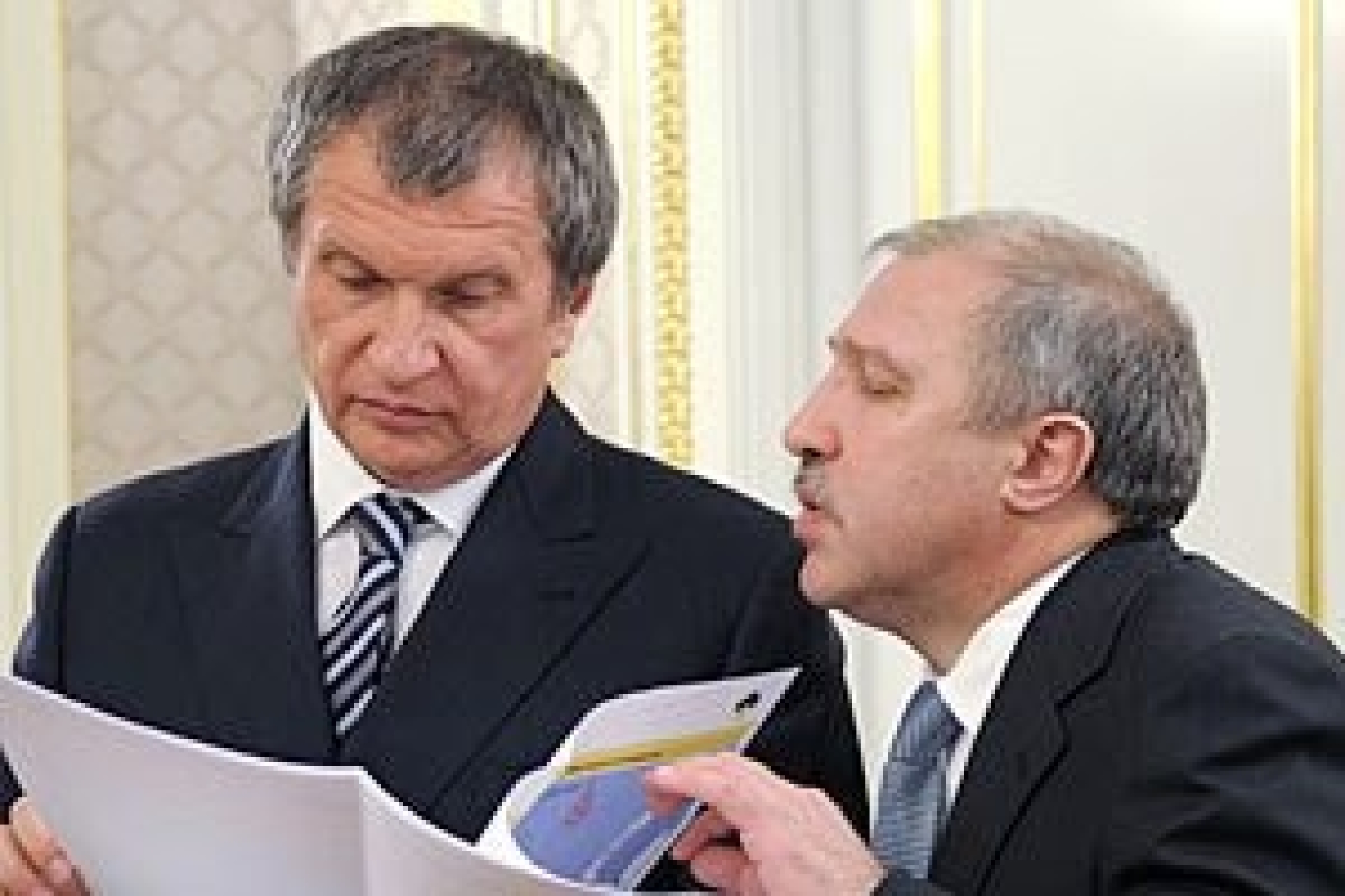 "Башнефть" "уплывет" к Худайнатову?