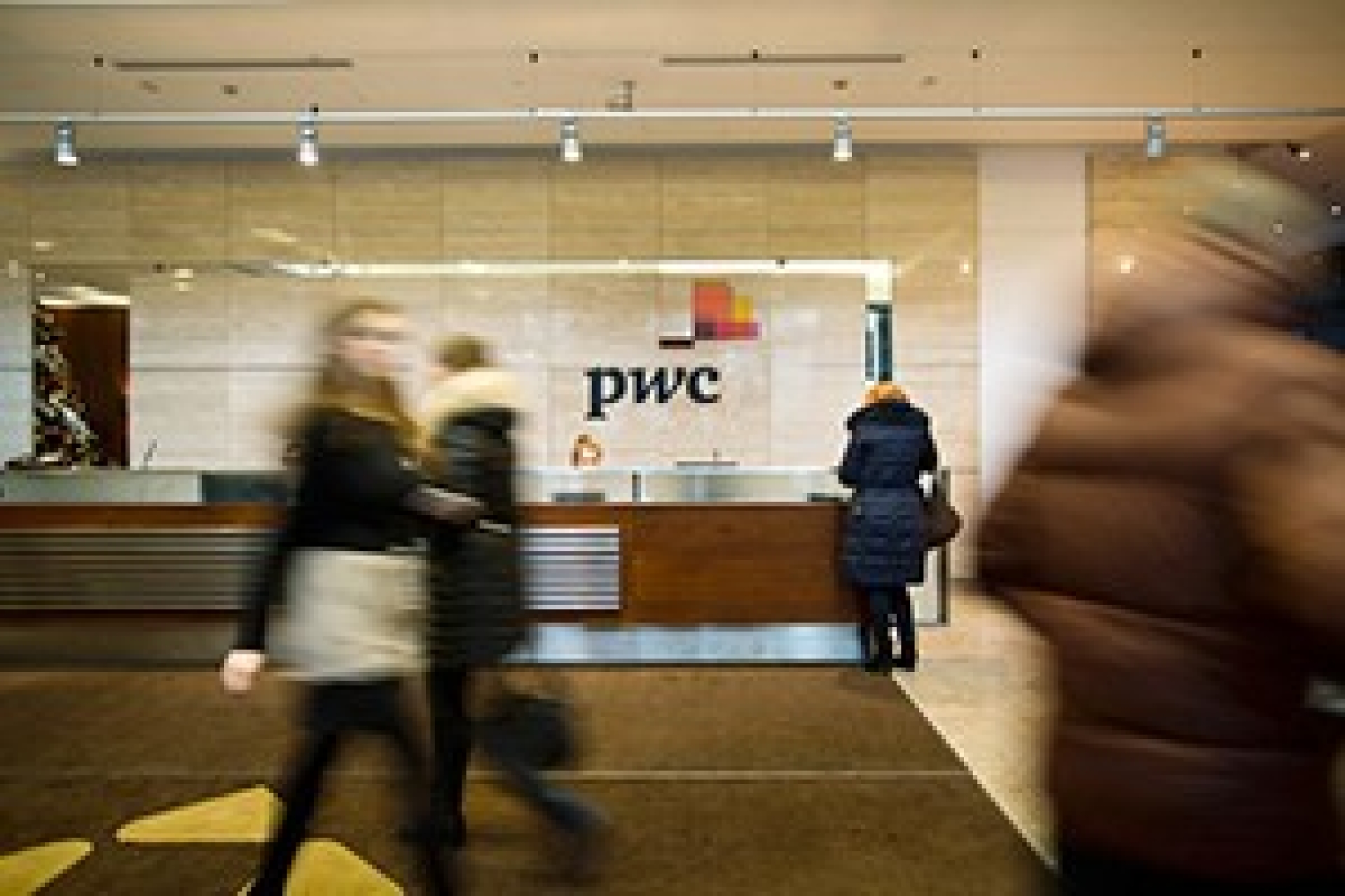 В PriceWaterhouse начались обыски