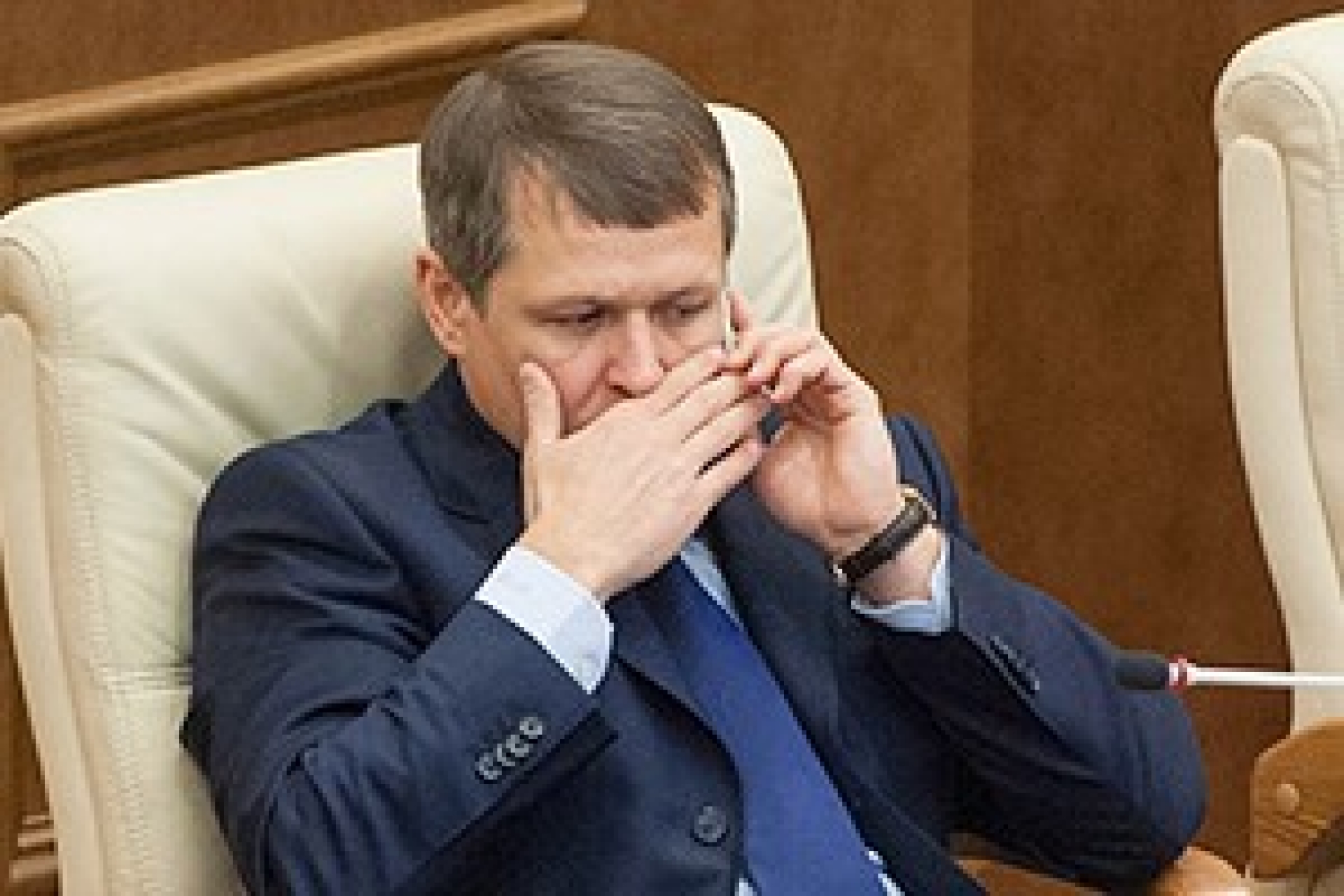 Депутат Исаков применил "авторитет"?