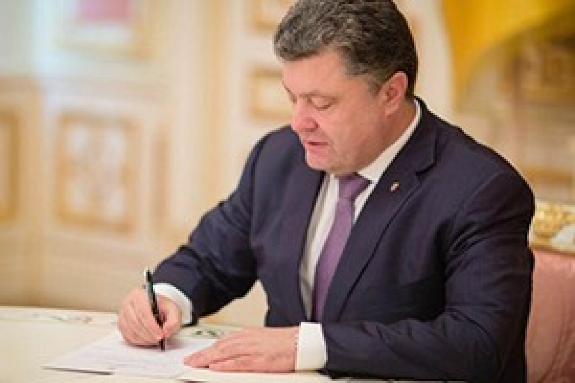 Порошенко утвердил программу сотрудничества с НАТО