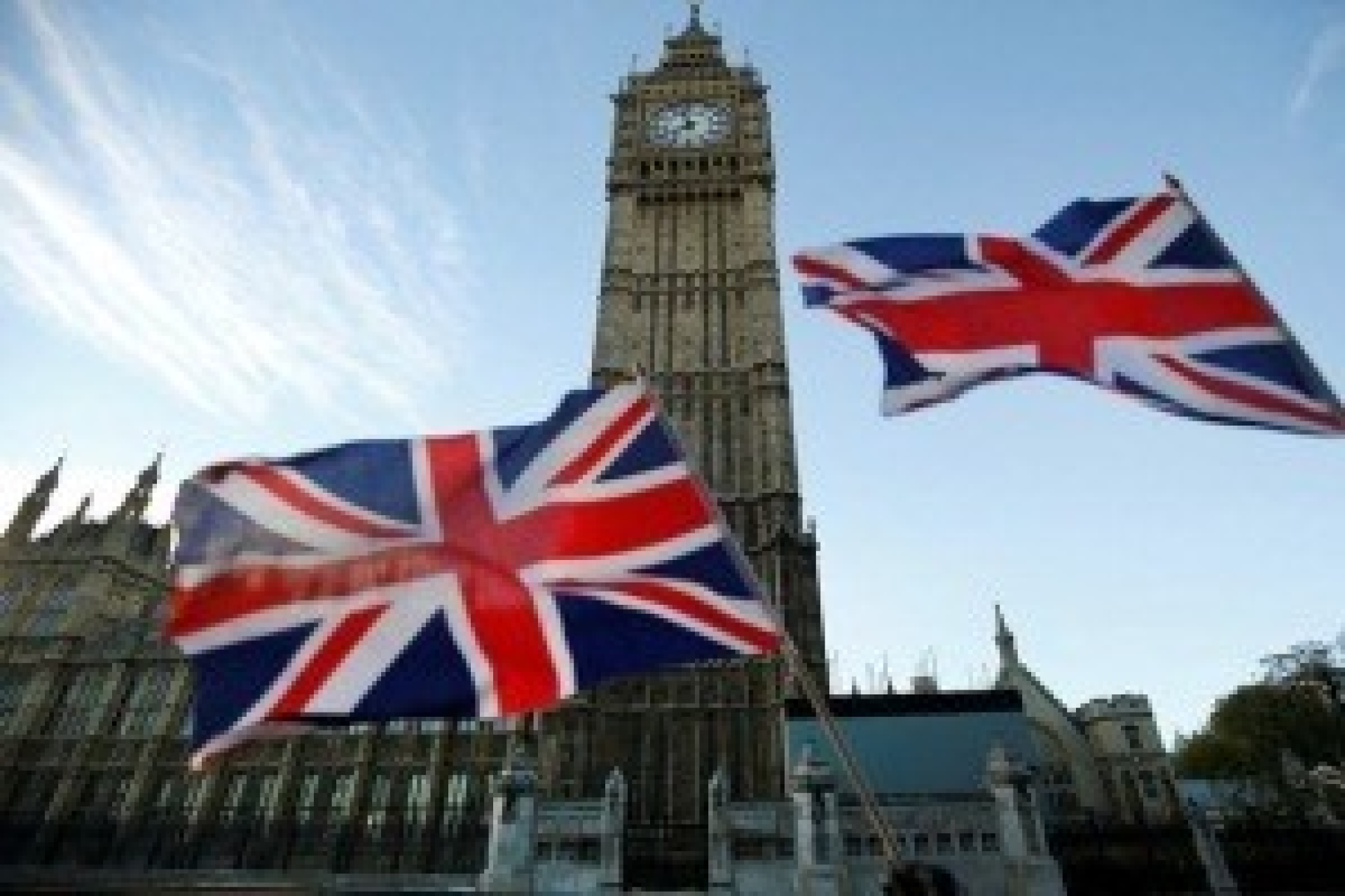 В Великобритании из-за Brexit в отставку ушли три министра