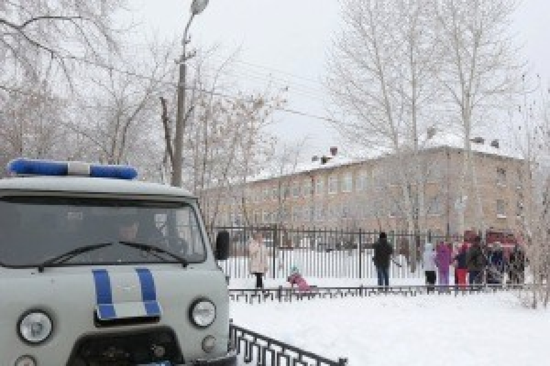 В Москве старшеклассник пришел в школу с ножом и стал угрожать