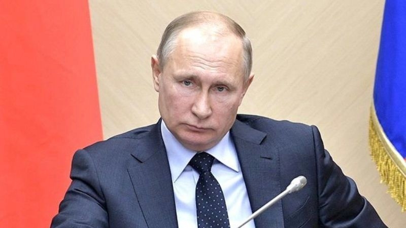 Путин поручил правительству работать по проблеме невыплаты зарплат