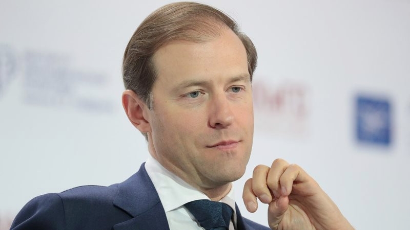 Do underground "aviators" hand Manturov over?