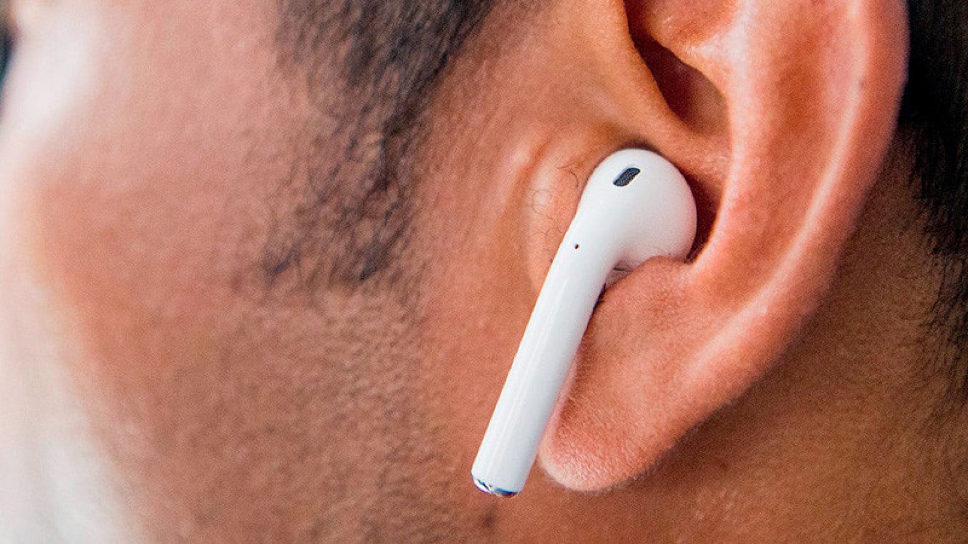 AirPods взорвались в ухе