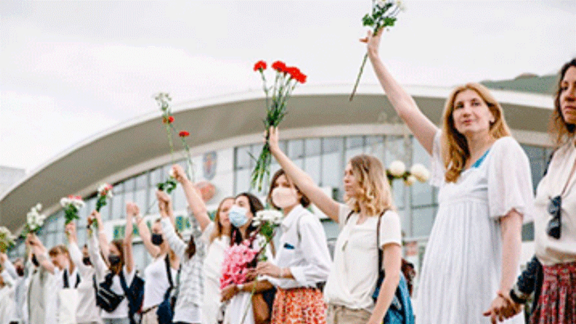 "Ladies in white" - American footprint in Belarusian protests