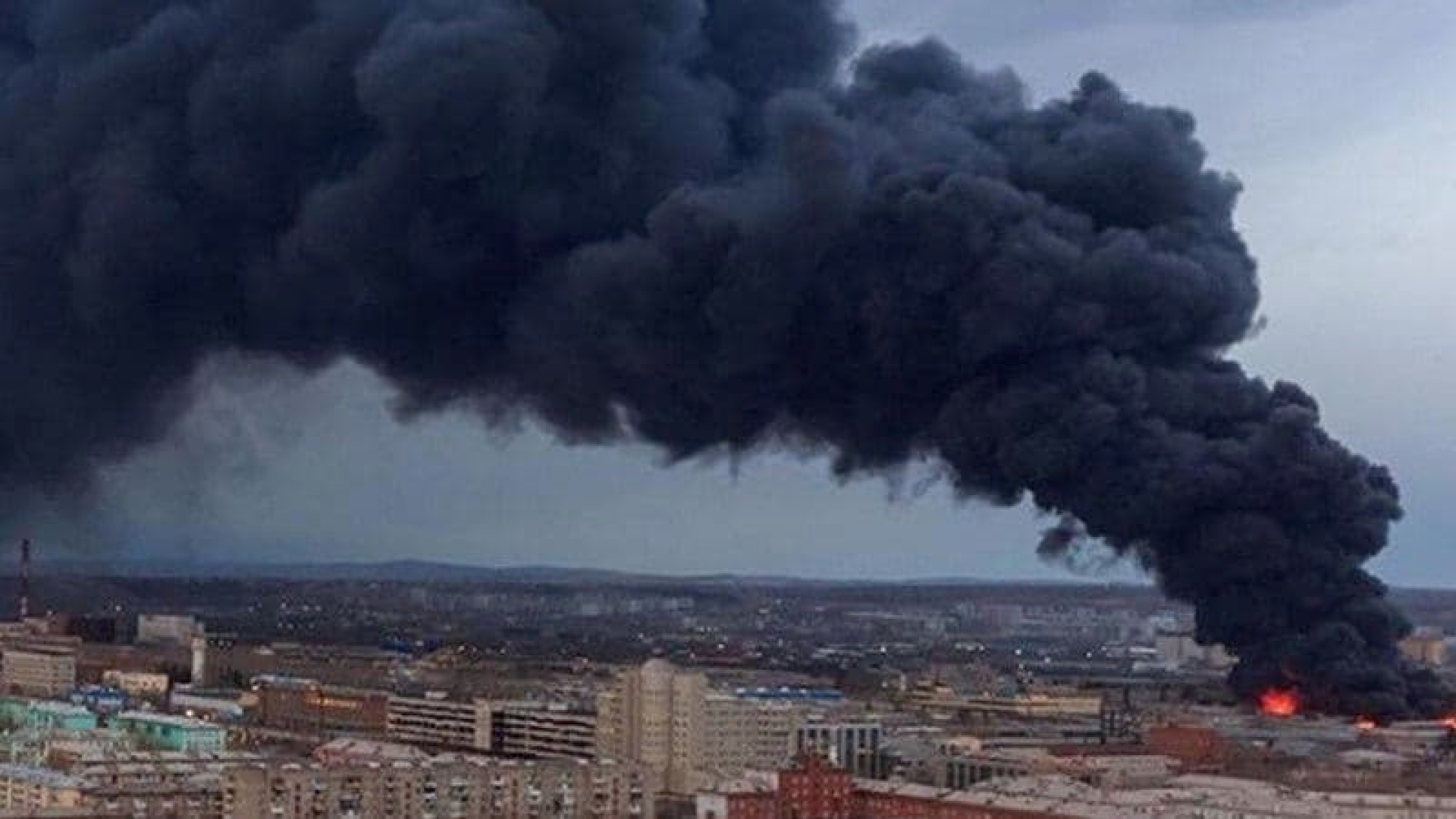 Три пожарных пропали с места возгорания в Красноярске