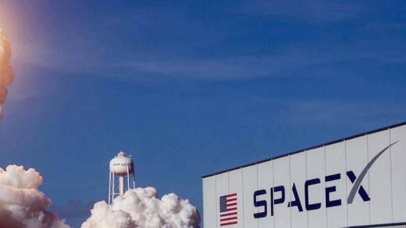 SpaceX запустит группу микроспутников