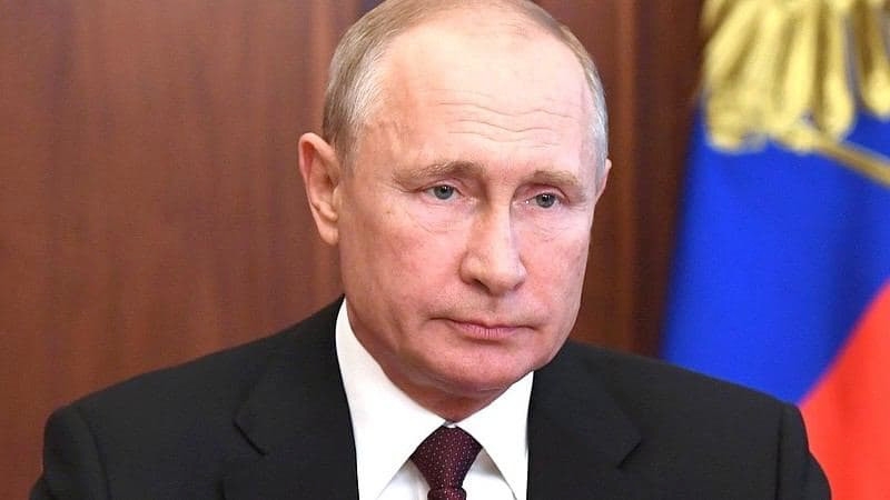 Путин продолжит координировать с ведомствами по ситуации в Казани