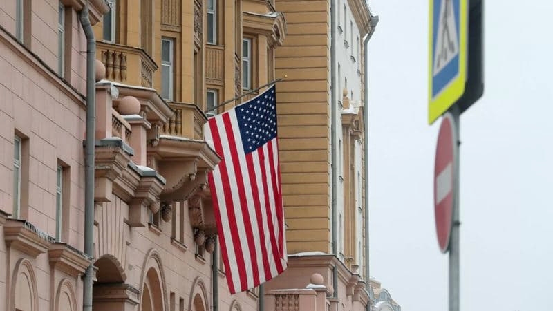 РФ высылает пресс-секретаря посольства США в Москве