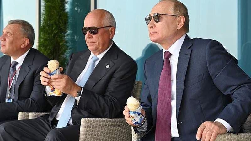 Путин купил свое любимое мороженое на МАКС