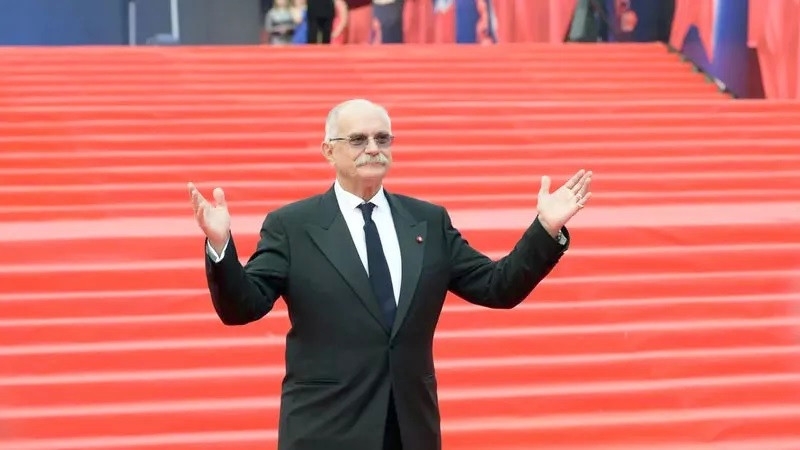 Mikhalkov "bit off" at restaurants