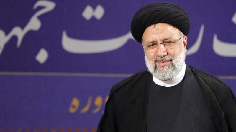 Духовный лидер утвердил Раиси президентом Ирана
