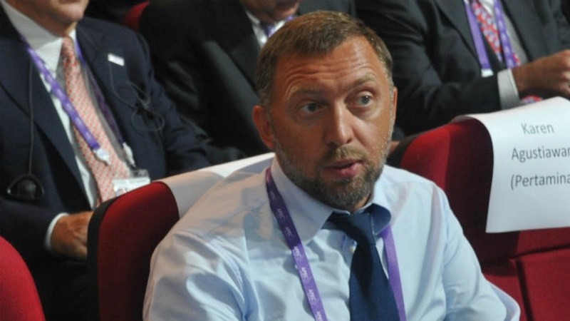 Subjects of her majesty "in the service" of Deripaska