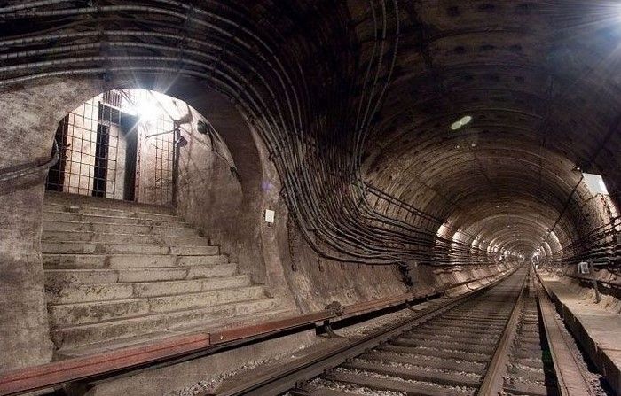 В подземной Москве 