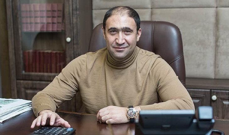 Three on Nisanov's plane, not counting Hajiyev