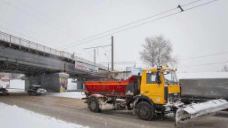 Упрдор подготовило песок и соль для петербургских дорог