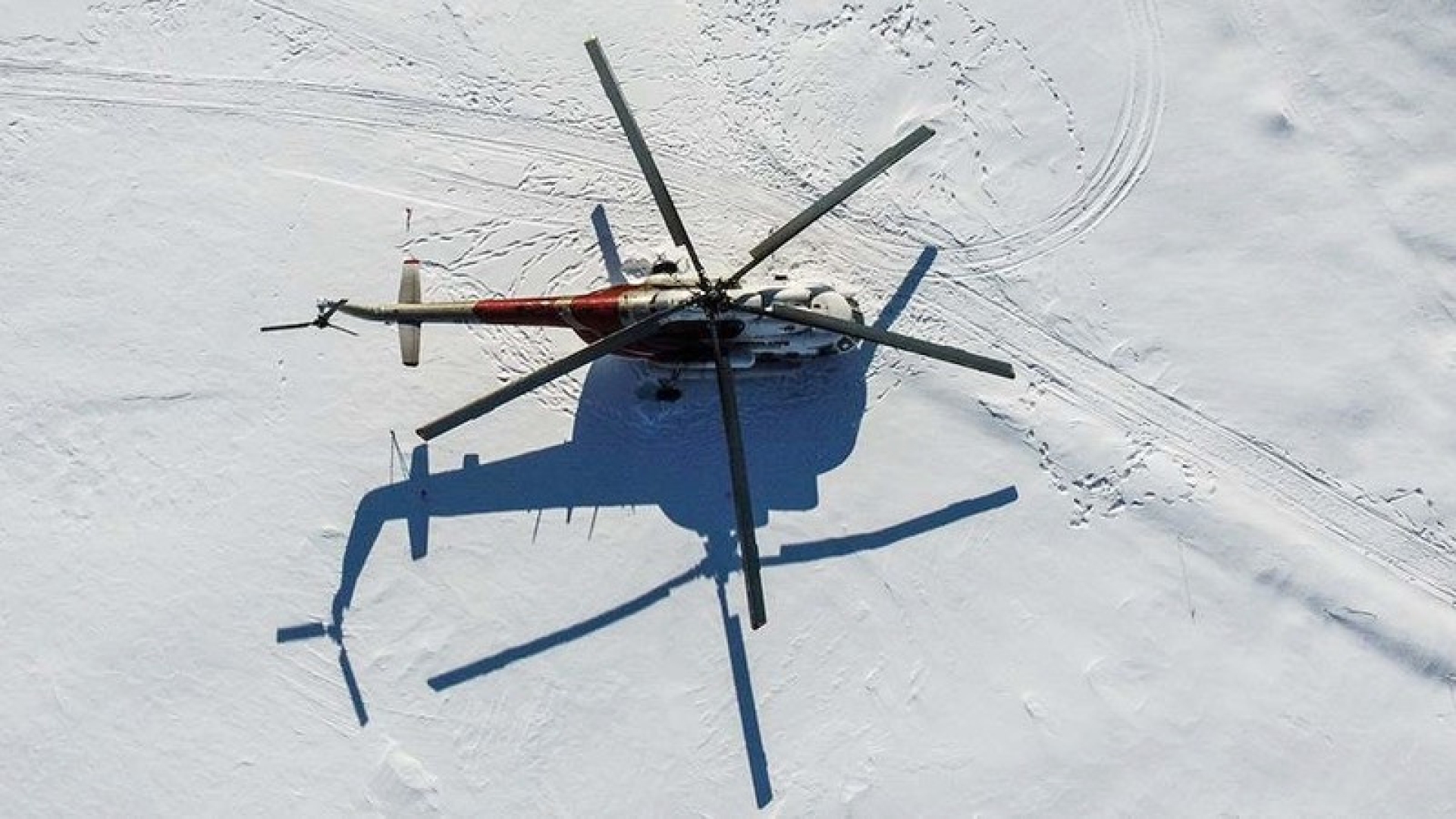 Вертолет Ми-8 совершил жесткую посадку в НАО