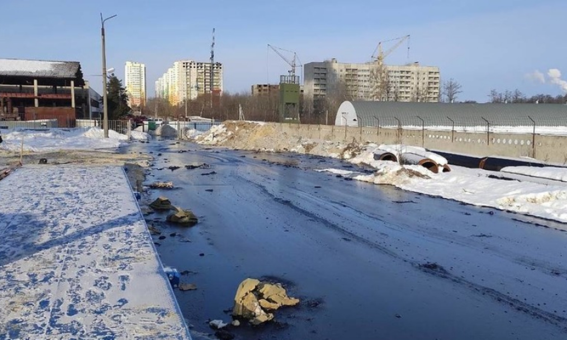 Три человека пострадали при взрыве на предприятии в Пензе