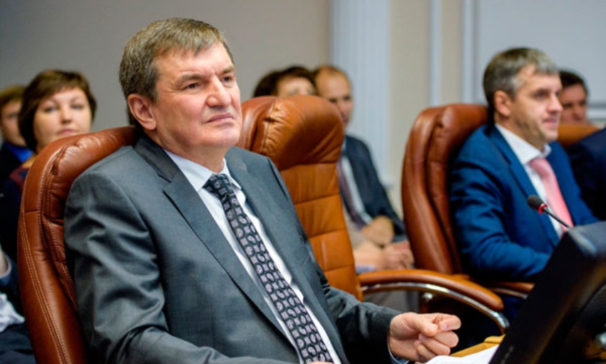 Бизнес на руинах: экс-глава иркутского кабмина Битаров вошел в конфликт с губернатором?