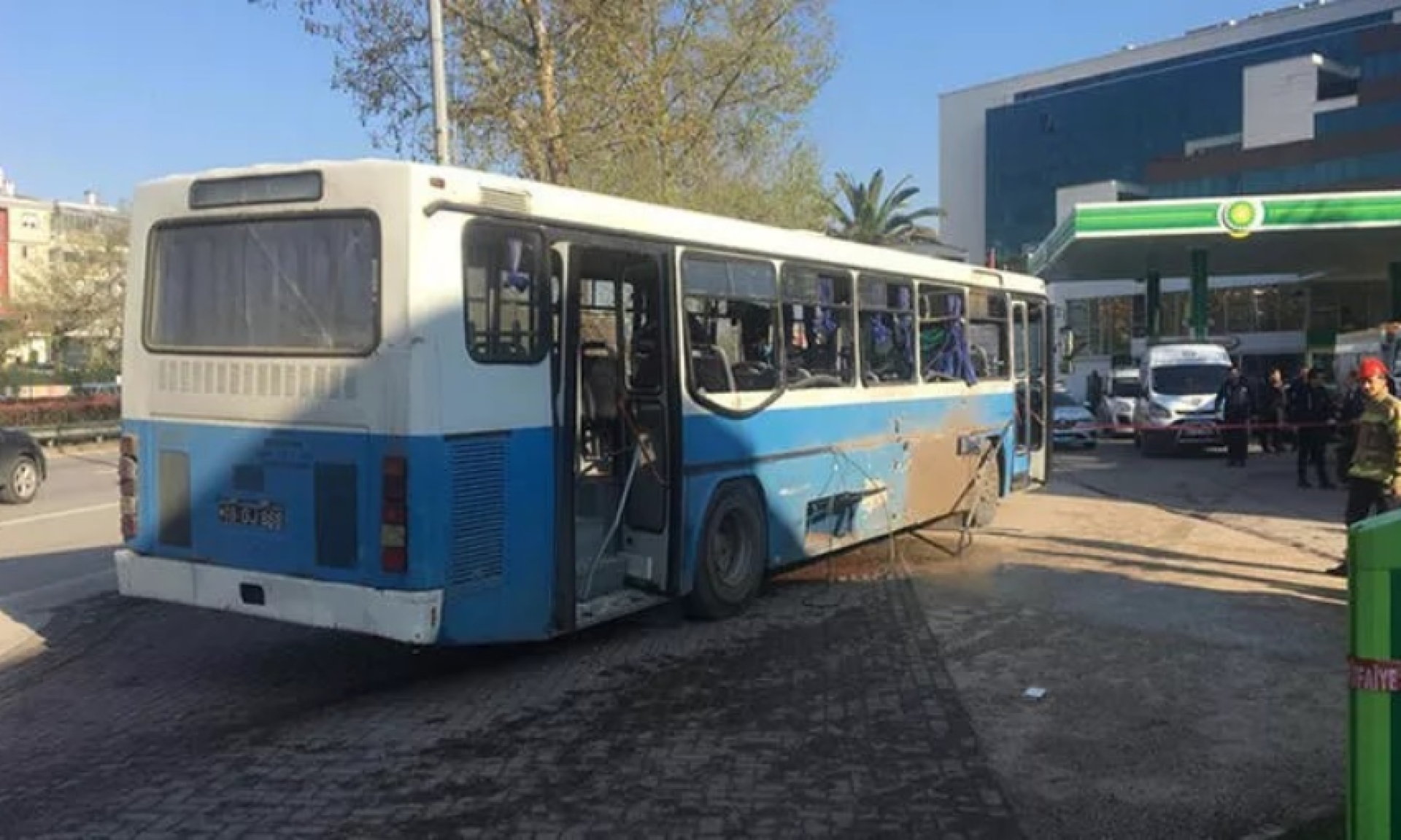 При взрыве автобуса в Турции погиб один человек