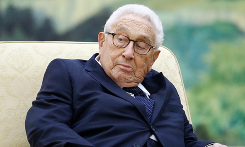 Chastise Kissinger: Ukrainian pseudo-elite will not survive without confrontation with Russia