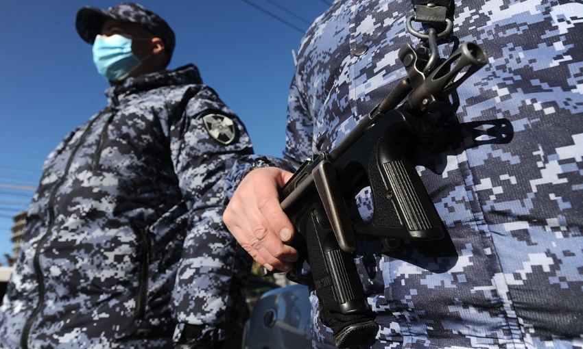 Российские военные ответным огнем подавили украинский обстрел приграничной зоны в Курской области