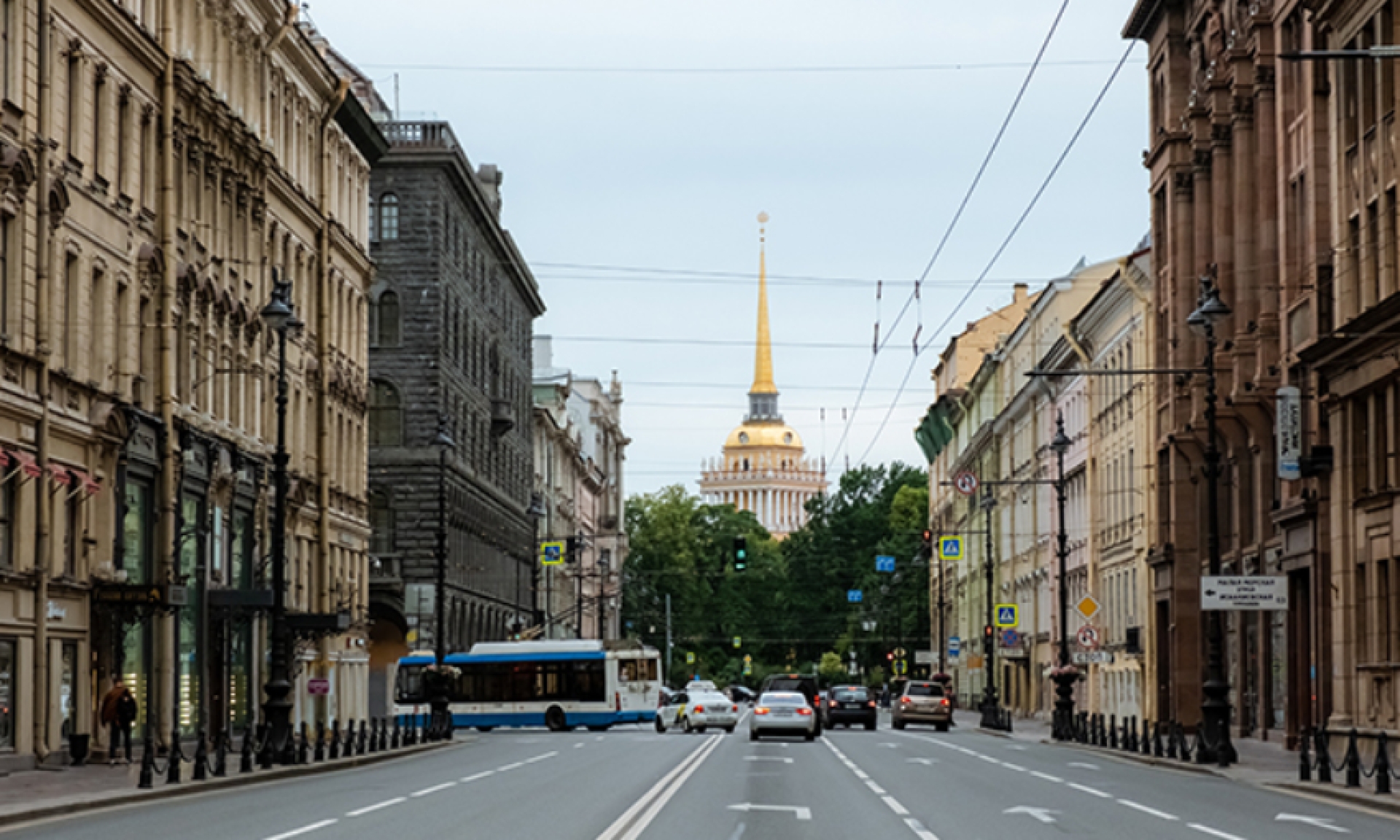 Число закрытых объектов стрит-ритейла в Петербурге выросло наполовину за год