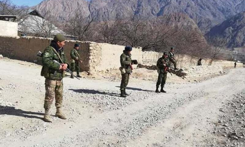 Двое граждан Киргизии погибли и 55 ранены из-за стрельбы на границе с Таджикистаном