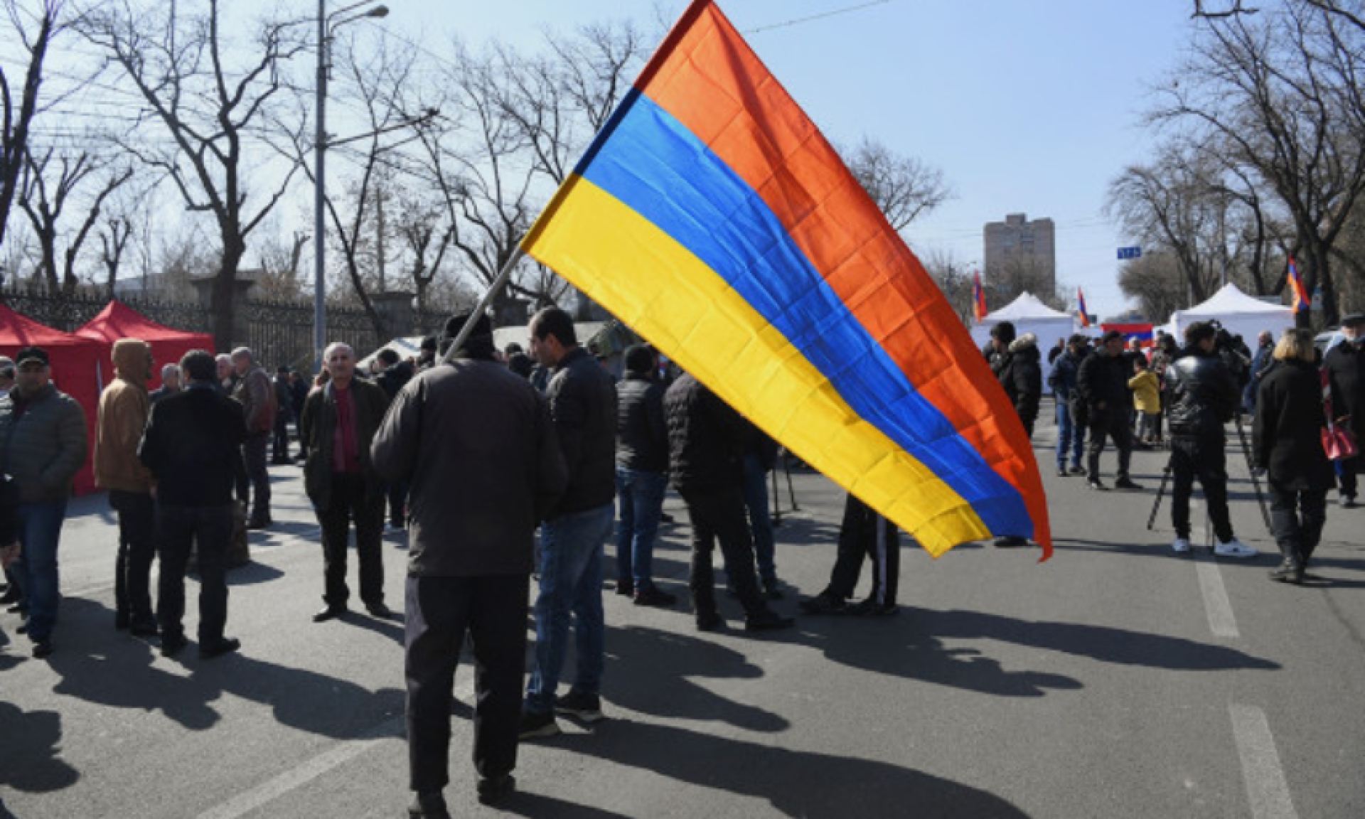 В центре Еревана прошла акция с требованием выхода Армении из ОДКБ