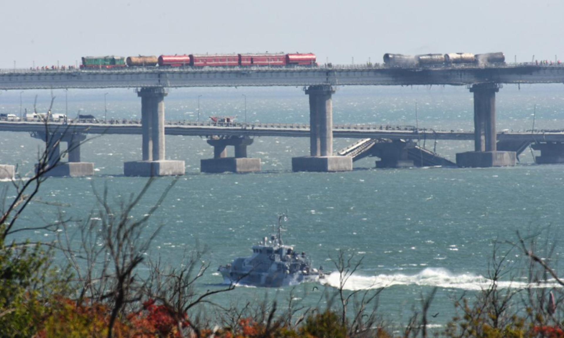 Число погибших при теракте на Крымском мосту увеличилось до четырех