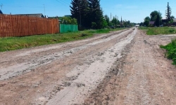 В омской деревне отремонтировали дорогу, на которую жители жаловались Ангеле Меркель