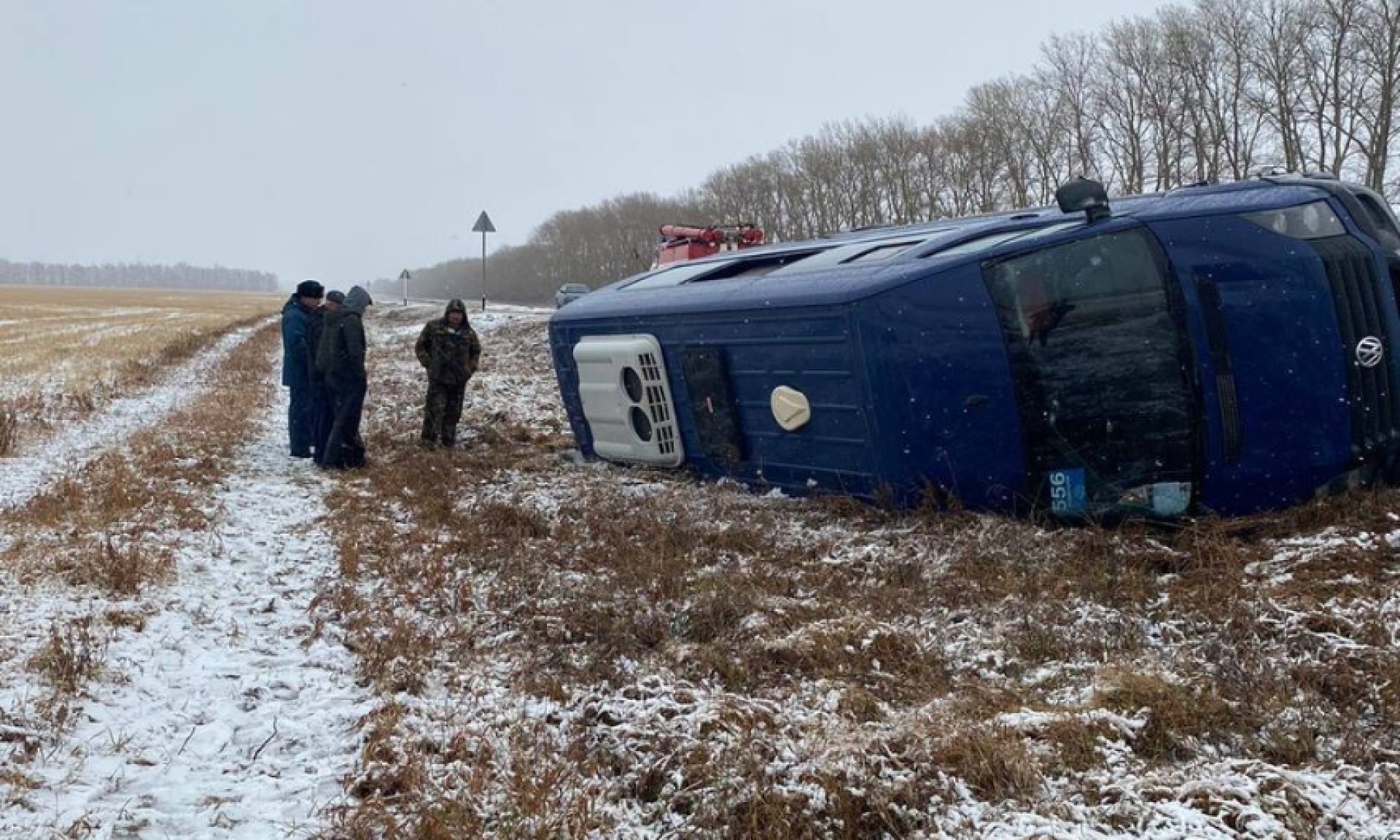 В Челябинской области 13 человек пострадали из-за съезда автобуса в кювет