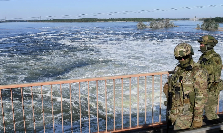 Минобороны: российские военнослужащие завершили переброску на левый берег Днепра