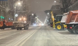 Мэр Ростова-на-Дону решил не убирать снег в городе ради "радости жителей"