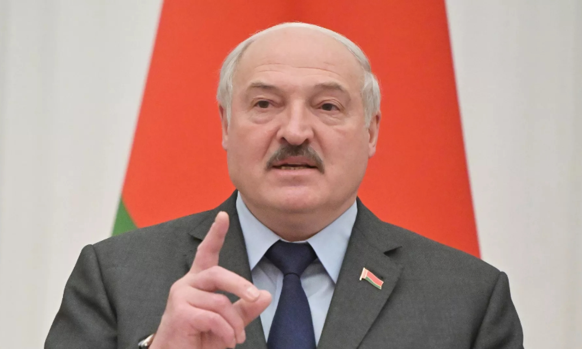 Лукашенко призвал Киев к мирным переговорам во избежание полного уничтожения Украины