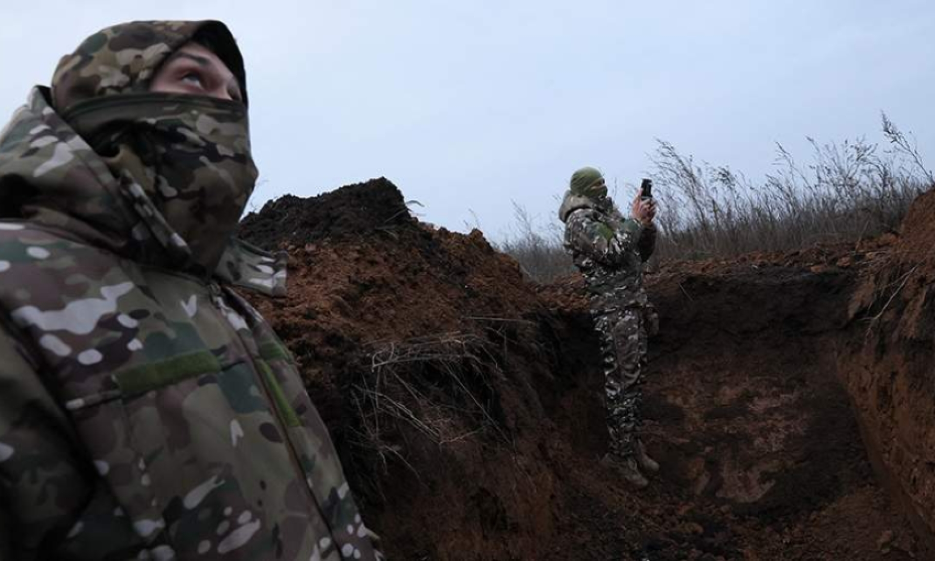 "Военная хроника": ВСУ несут большие потери под Артемовском из-за натовской тактики СOIN