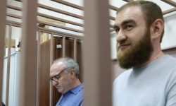 Прокуратура запросила пожизненные сроки для отца и сына Арашуковых по делу об убийстве