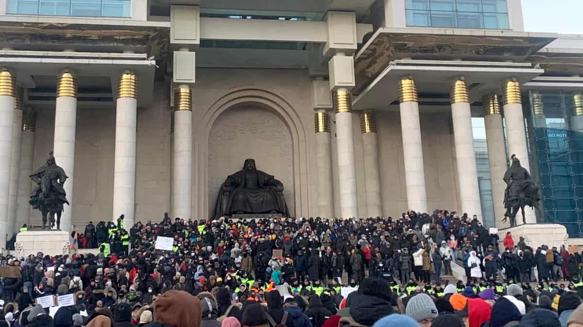 Mongolia protests "in black"