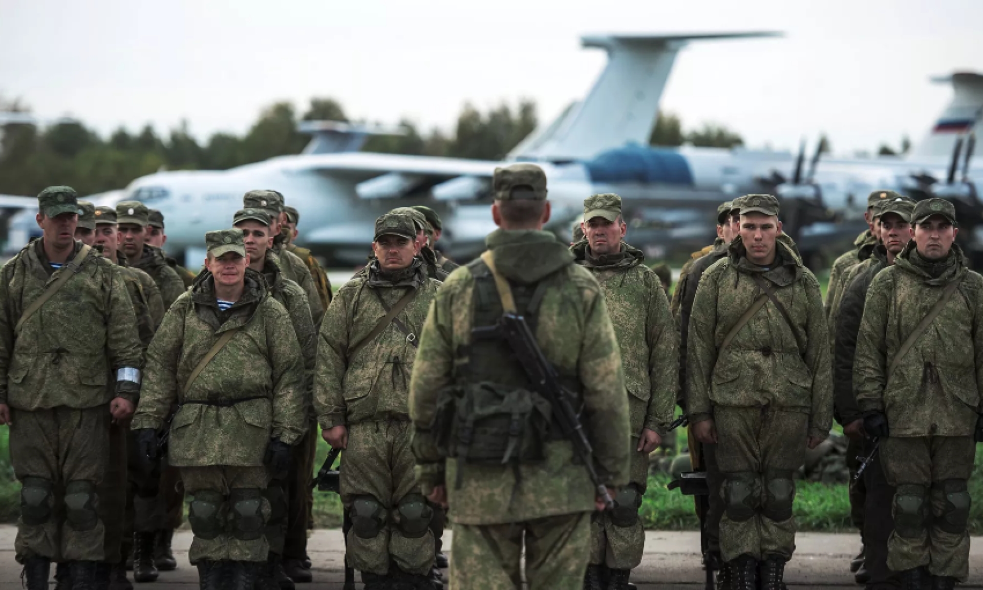 Минобороны РФ: Средства ПВО сбили украинский дрон на подлете к аэродрому "Энгельс"