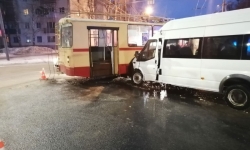 14 человек пострадали в ДТП с автобусом и троллейбусом в Йошкар-Оле