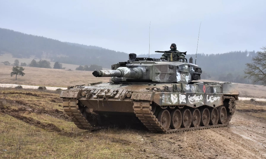 Глава Минобороны Польши Блащак заявил о запросе у ФРГ разрешения на поставку Leopard Киеву