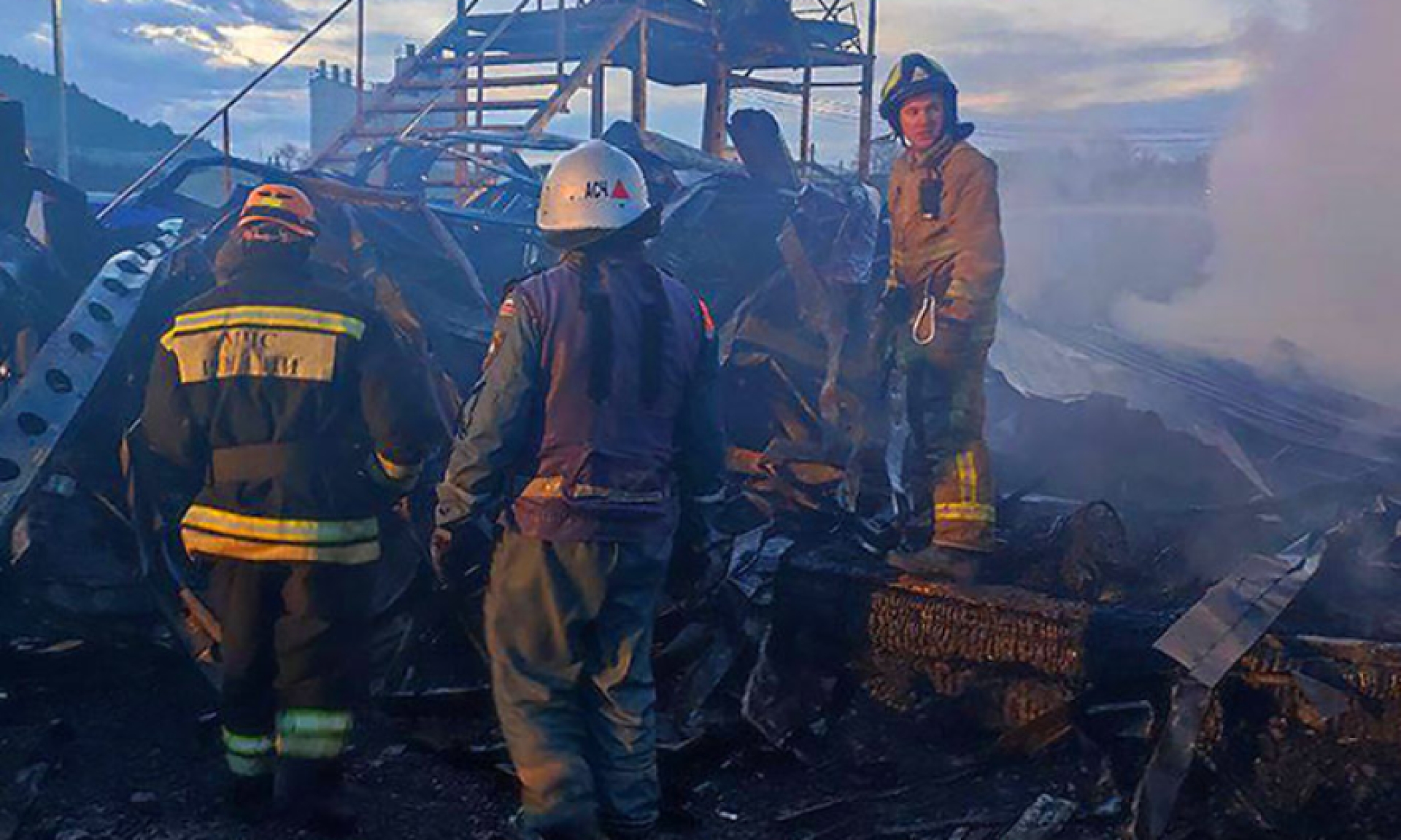 В Севастополе число погибших при пожаре в бытовках возросло до восьми