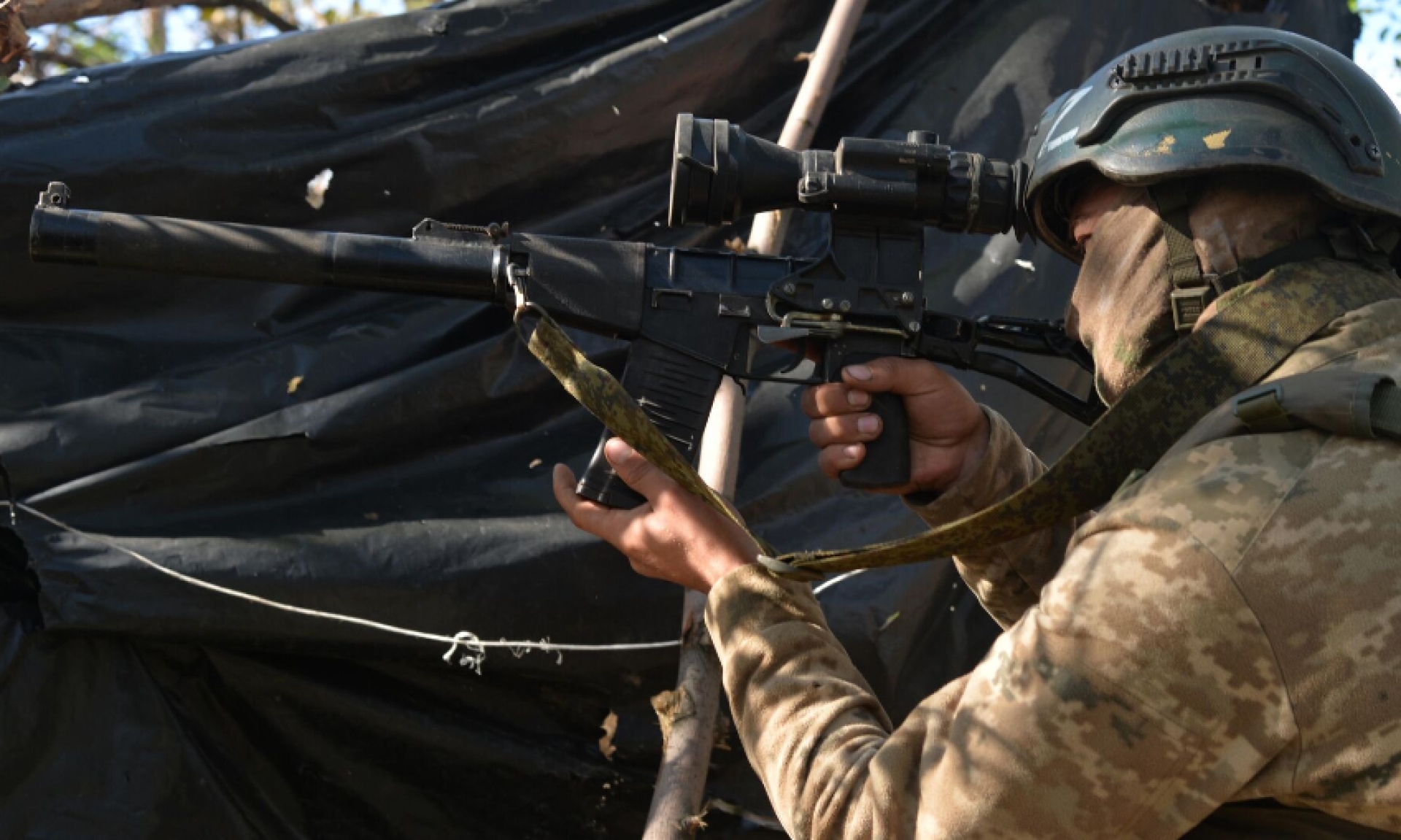 Боец группы "Вагнер": украинские войска в Артемовске используют гражданских для разведки