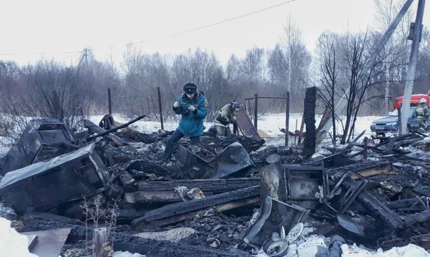 Женщина с ребенком погибли при пожаре в садовом доме в Башкортостане