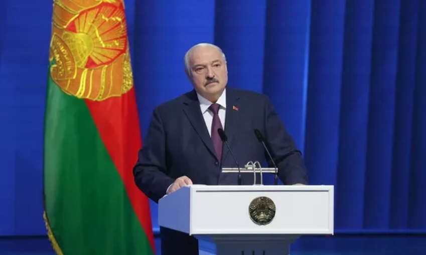 Лукашенко допустил, что договорится о размещении стратегического ядерного оружия