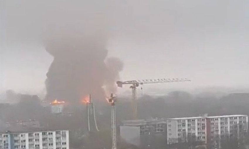 Над Гамбургом образовалось облако токсичного дыма после пожара