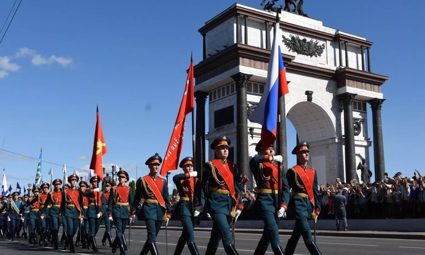 Курский губернатор Старовойт отменил военный парад 9 мая