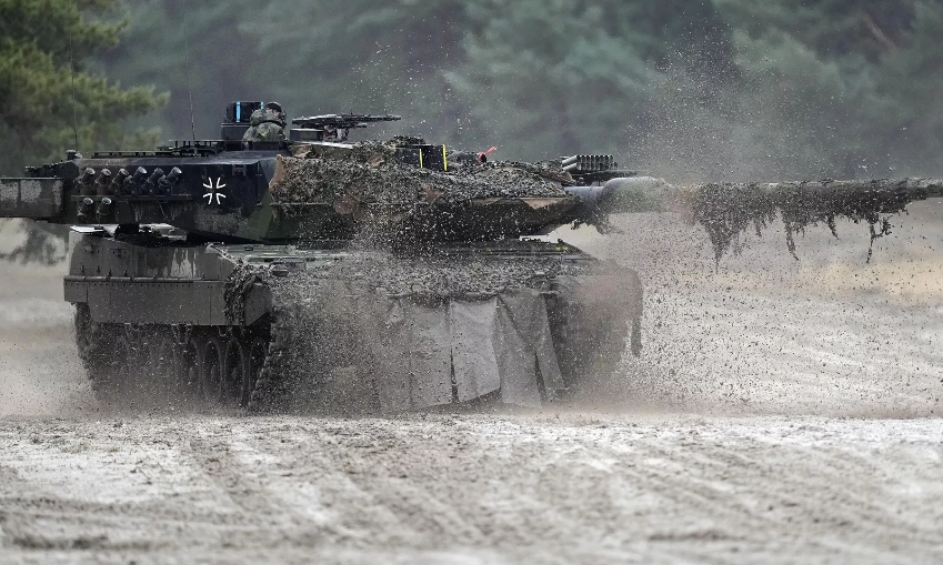 РИА "Новости": под Херсоном заметили переданные Украине немецкие танки Leopard